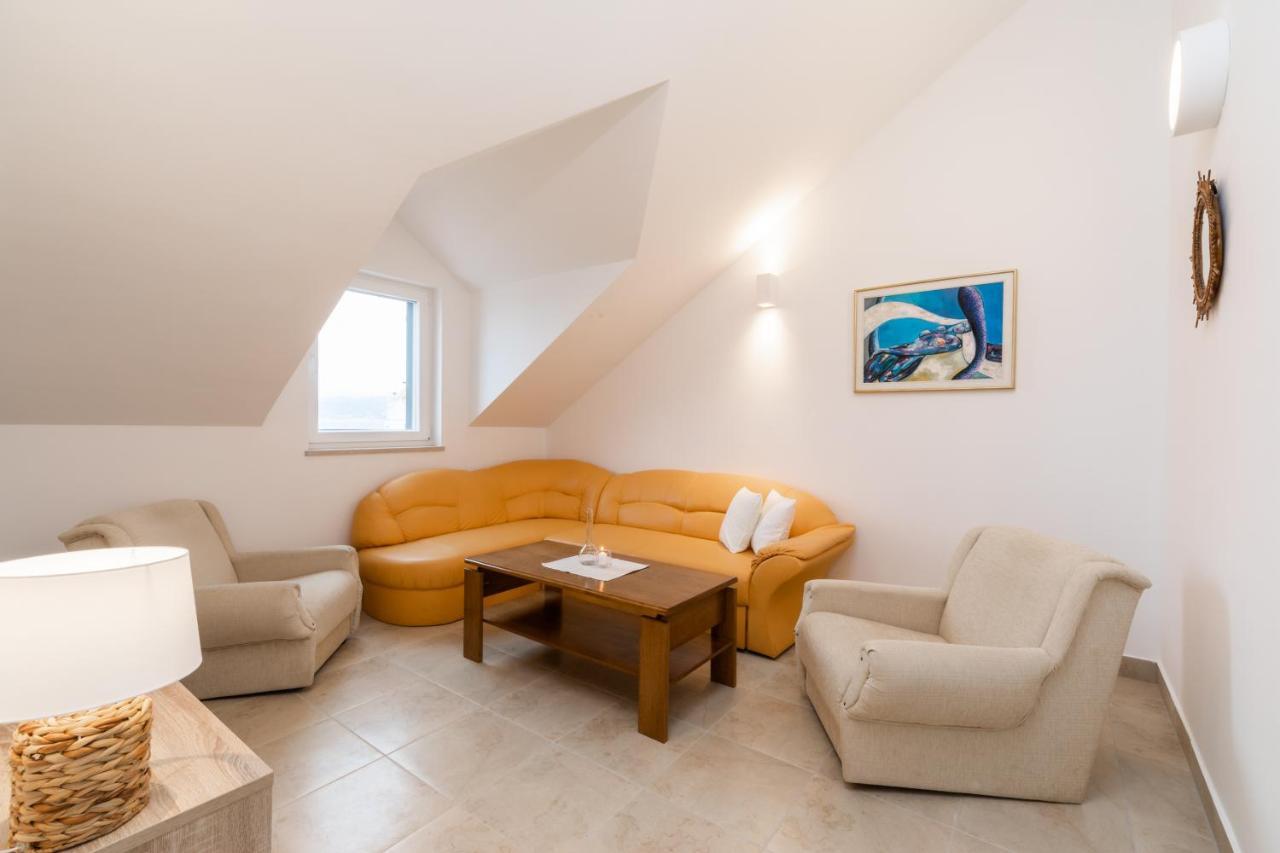 Villa Iva Mirca  Экстерьер фото