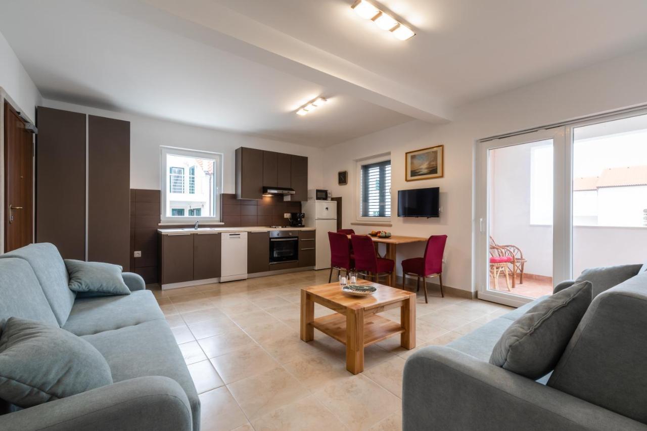 Villa Iva Mirca  Экстерьер фото