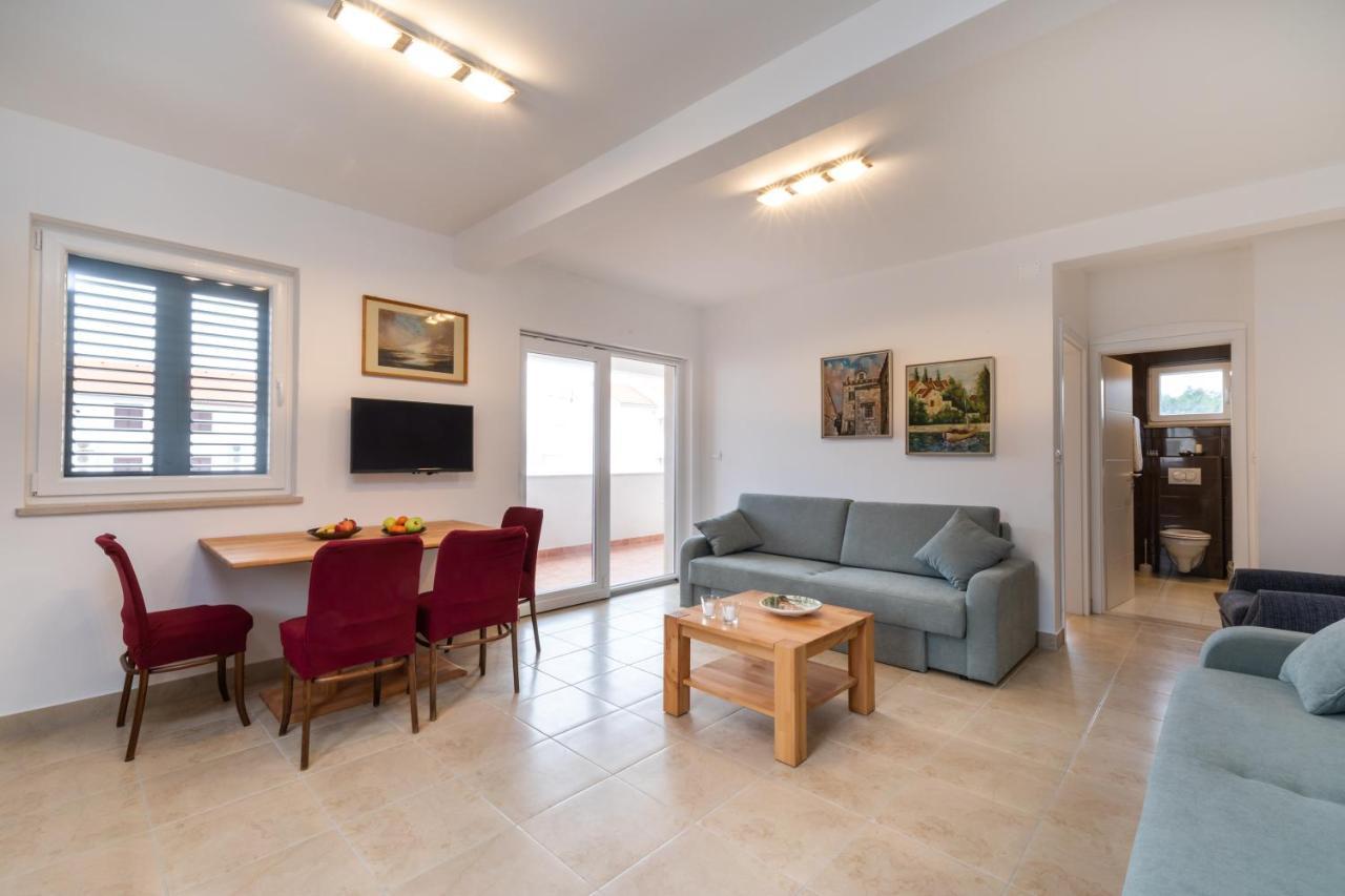 Villa Iva Mirca  Экстерьер фото