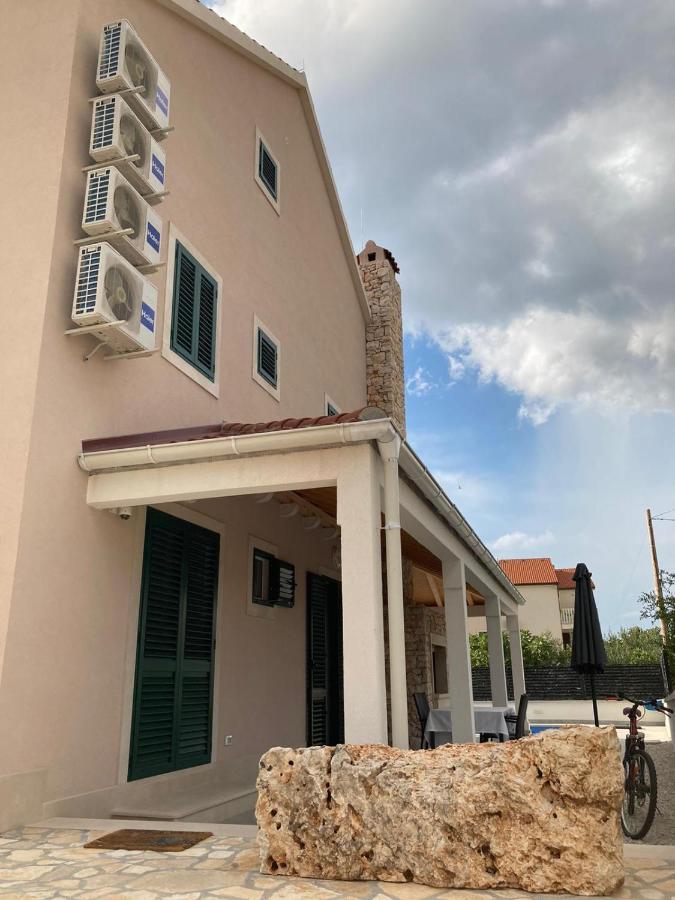 Villa Iva Mirca  Экстерьер фото